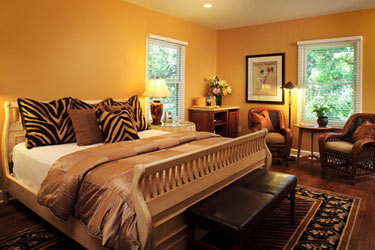 Standard King Guestroom
