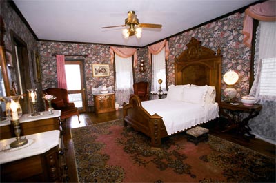Cómo decorar tu dormitorio al estilo victoriano | Dormitorio - Decora