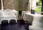 Kingston, Ontario (ON) Bed & Breakfast: Seven tastefully appointed guestrooms feature private, ensuite baths, Canadiana antiques, central air and queen beds. Luxury suites boast double Jacuzzis and working fireplaces. Executive rooms have cable TV and private phone lines for laptops. A full, scrumptious breakfast is served in the Victorian dining room.