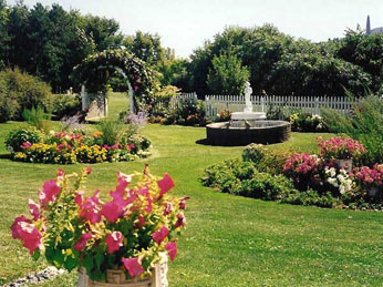Grounds & Gardens