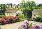 Coupeville, Washington Bed & Breakfast: Located on two acres of land on Whidbey Island, the cottages and vacation home feature a kitchen and TV/VCR. One cottage has a fireplace, and the cottages share an outdoor hot tub. Continental breakfast provided. Within walking distance to local shops, restaurants, and the beach.